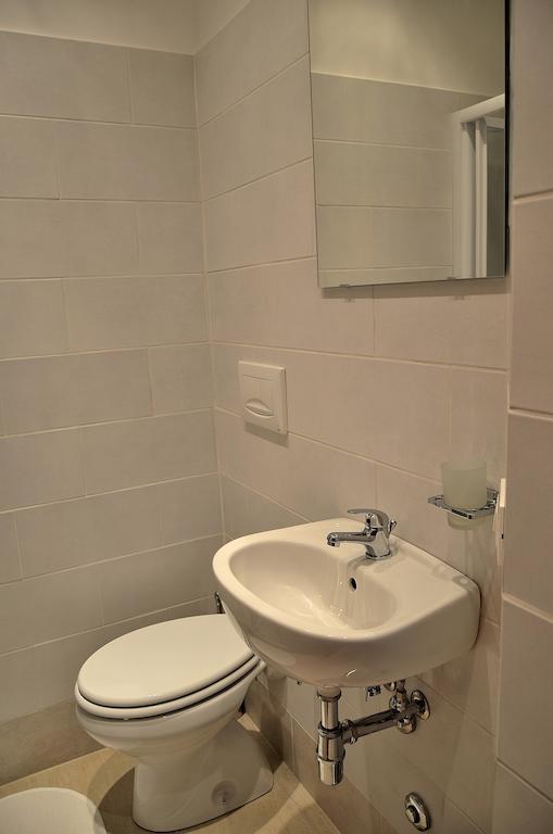 Hostel Castello Maggiore Рим Екстериор снимка