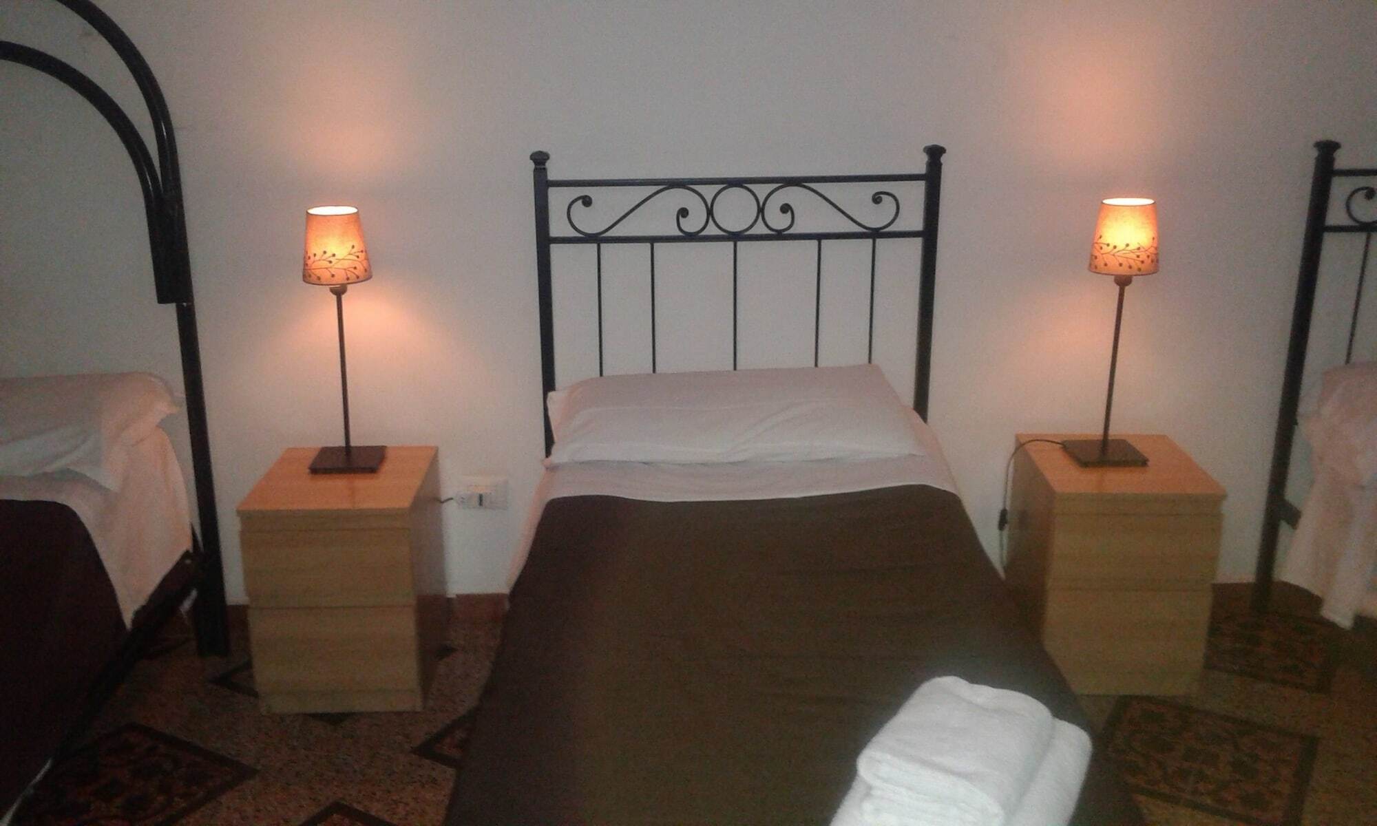 Hostel Castello Maggiore Рим Екстериор снимка