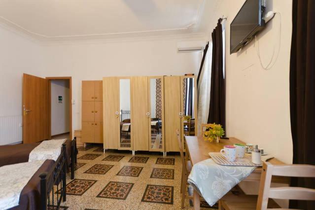 Hostel Castello Maggiore Рим Екстериор снимка